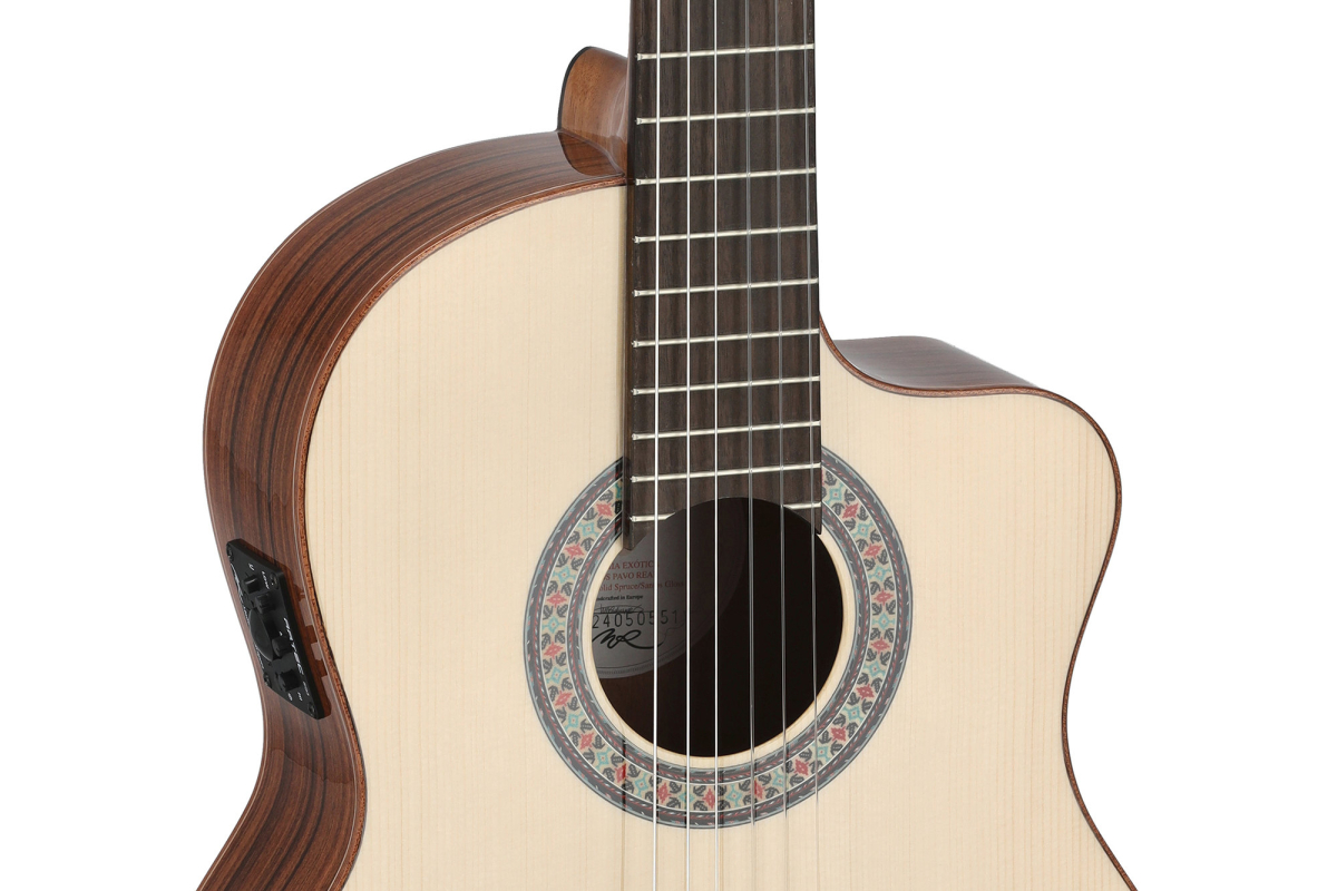 Manuel Rodriguez ACADEMIA Serie Santos Pavo Real, Fichte massiv / Santos Palisander, Cutaway Pickup, Made in Europe